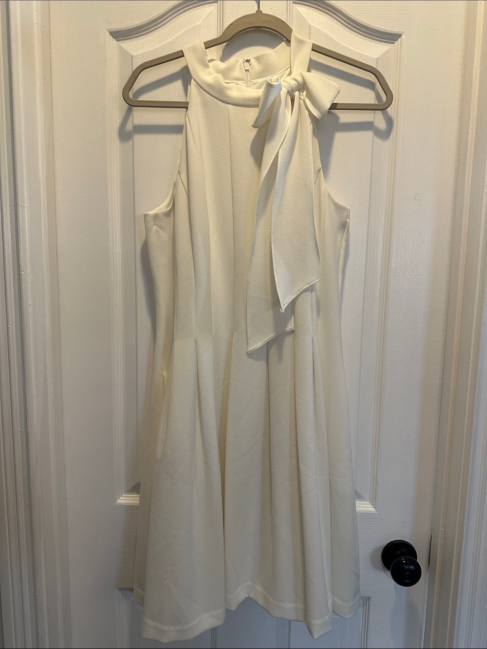 Vince Camuto Elegant Cream Tie-Neck Sleeveless Dress- Size 14. New w/o tags.